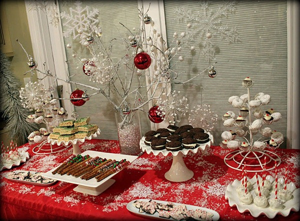 Christmas Dessert Table
 7 Quick & Easy Décor Tips to Impress Your Guest at Christmas