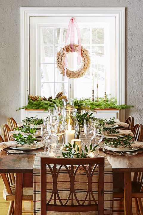 Christmas Dining Table Decorating
 40 DIY Christmas Table Decorations and Settings