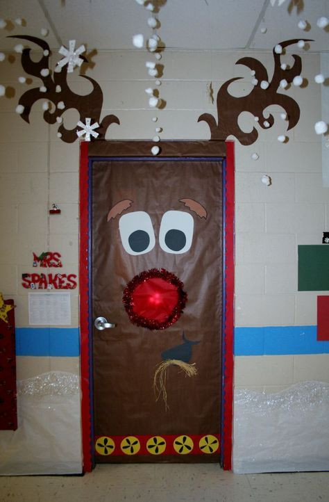 Christmas Door Decorations DIY
 Fun DIY Holiday Door Decorating Ideas