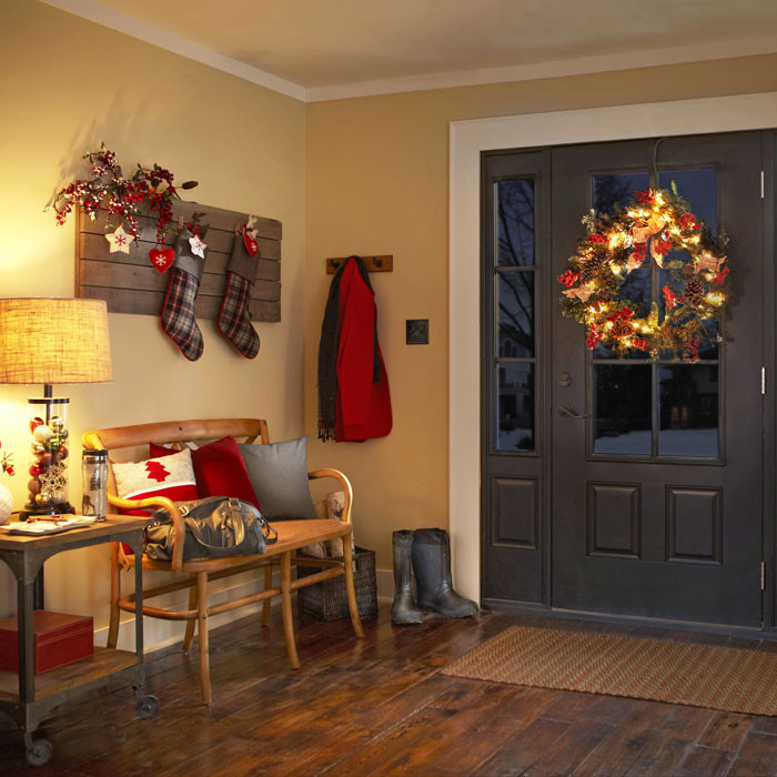 Christmas Entryway Decorating Ideas
 Holiday Decorations for Your Entryway