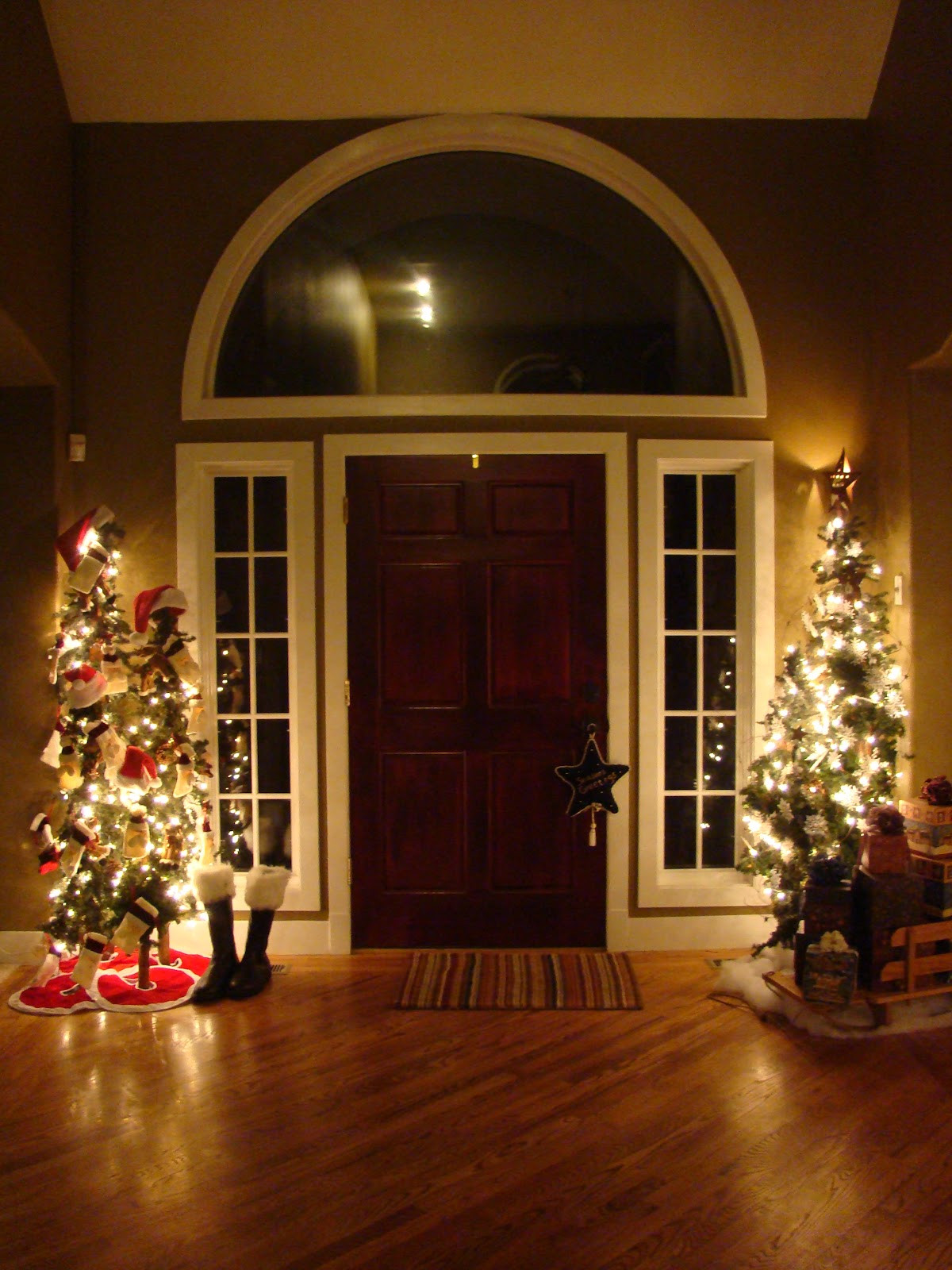 Christmas Entryway Ideas
 meibimusings Christmas Decorations Entryway