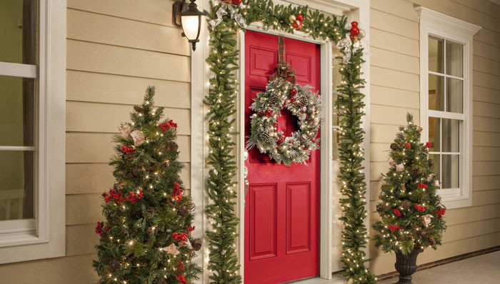Christmas Entryway Sets
 Holiday Decorations for Your Entryway