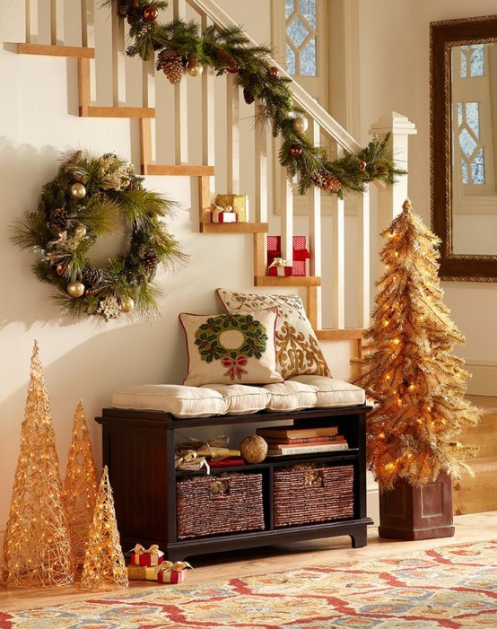 Christmas Entryway Sets
 23 Wel ing And Cozy Christmas Entryway Décor Ideas