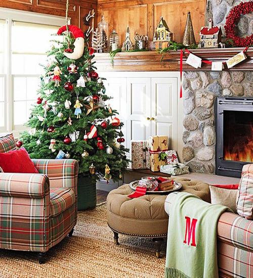 Christmas Family Room
 Merry Christmas Decorating Ideas for Living Rooms and