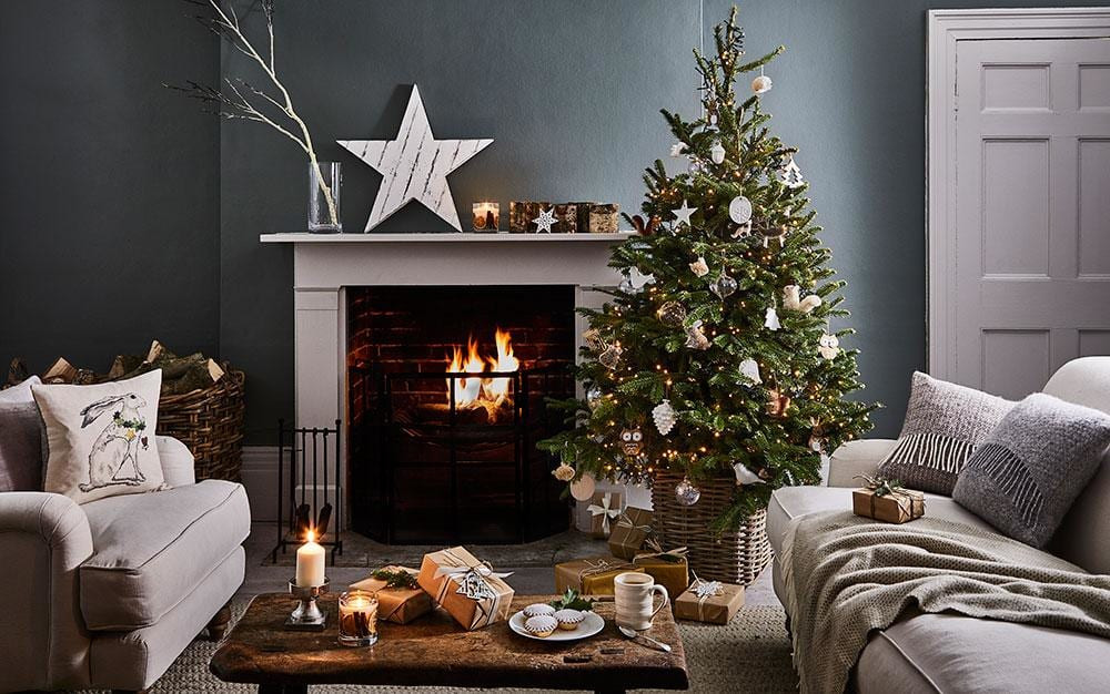 Christmas Family Room
 Great Christmas decorations for 2017