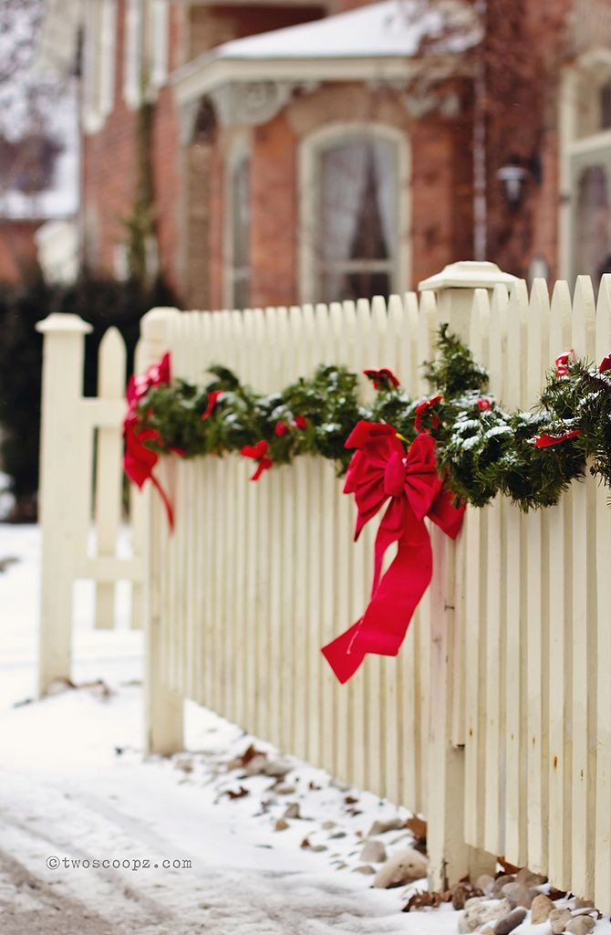 Christmas Fence Decorations
 401 best images about THE JOY OF CHRISTMAS on Pinterest