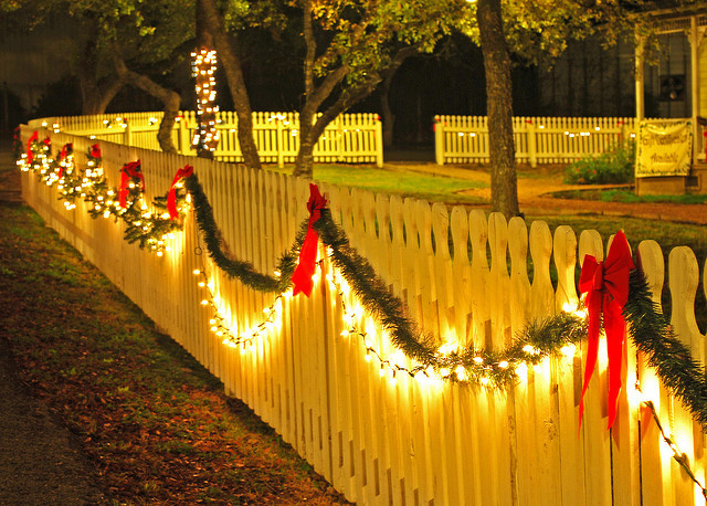 Christmas Fence Decorations
 Wild About Texas December 2011