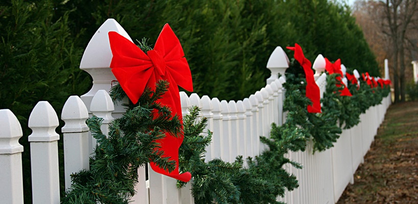 Christmas Fence Decorations
 Outdoor Christmas Yard Decorating Ideas