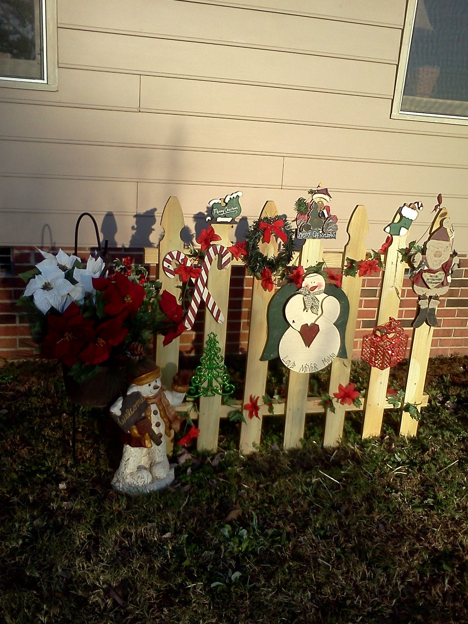 Christmas Fence Decorations
 Christmas outdoor decorated fence