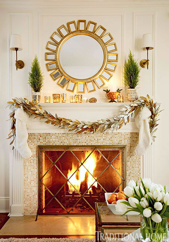 Christmas Fireplace Mantle Decorations
 36 Ways to Decorate the Christmas Fireplace Mantel Hello