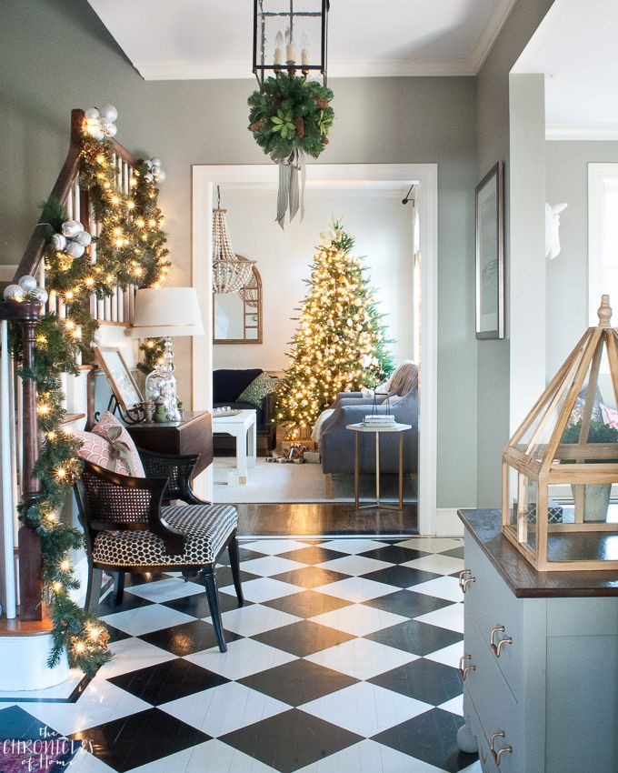 Christmas Floor Decorations
 25 best ideas about Christmas entryway on Pinterest