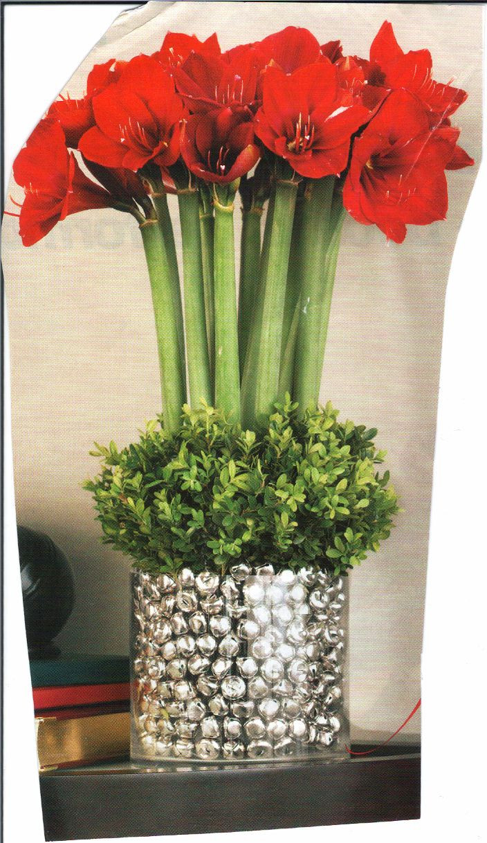 Christmas Flower Arrangement
 Best 25 Christmas floral arrangements ideas on Pinterest