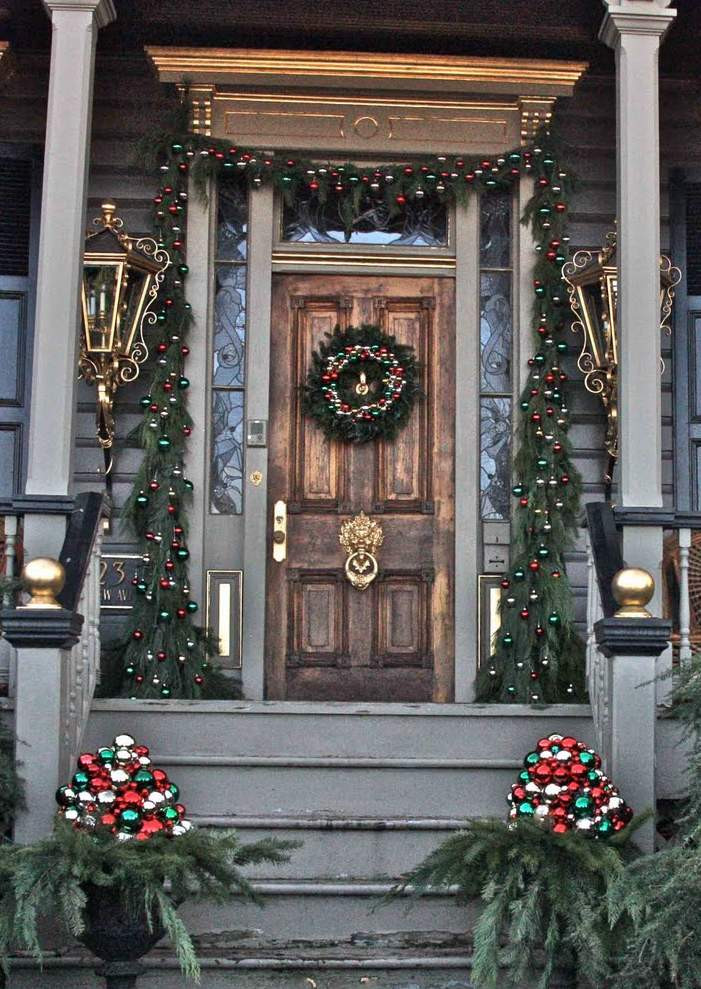 Christmas Front Porch Decorations
 30 AMAZING FRONT PORCH CHRISTMAS DECORATION IDEAS