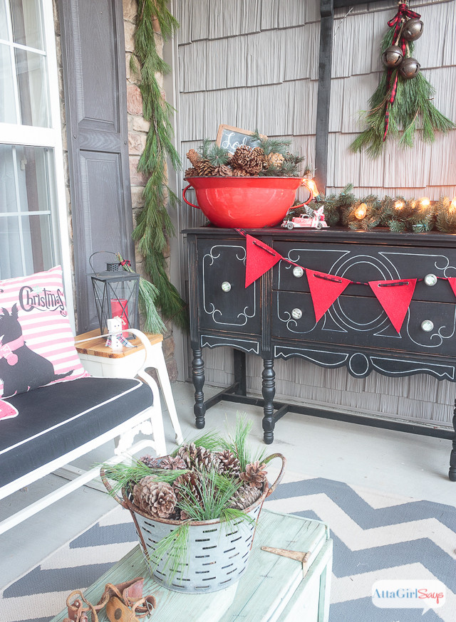 Christmas Front Porch Ideas
 Front Porch Decorating Ideas You ll Want to Copy for Christmas