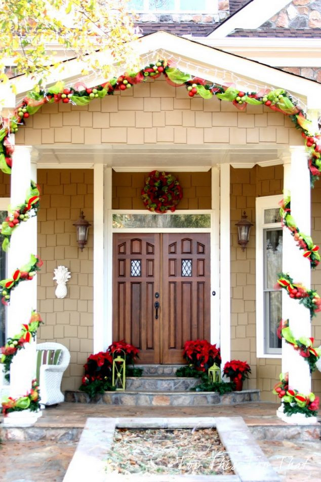 Christmas Front Porch Ideas
 15 Sensational Christmas Front Door Decor With Lovely Red