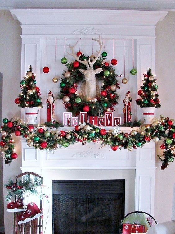 Christmas Garland For Fireplace Mantel
 25 Ultimate Christmas Mantel Décor Ideas Shelterness