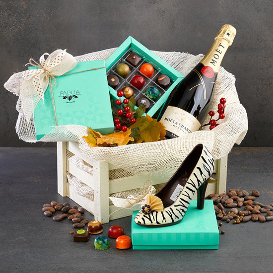 Christmas Gift Basket Ideas For Couples
 25 Christmas Gift Basket Ideas to Put To her