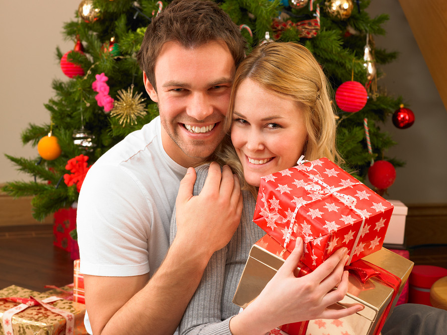 Christmas Gift Ideas For Young Couples
 Young couple with ts
