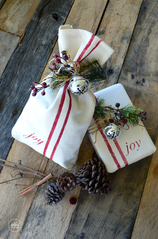Christmas Gift Wrap Ideas
 A Glimpse Inside MHCT&M Fabulous & Inexpensive Christmas