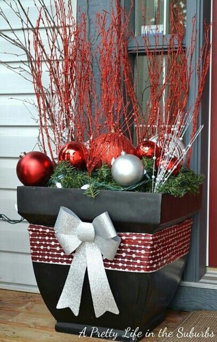 Christmas Ideas For Outside
 25 Top outdoor Christmas decorations on Pinterest Easyday