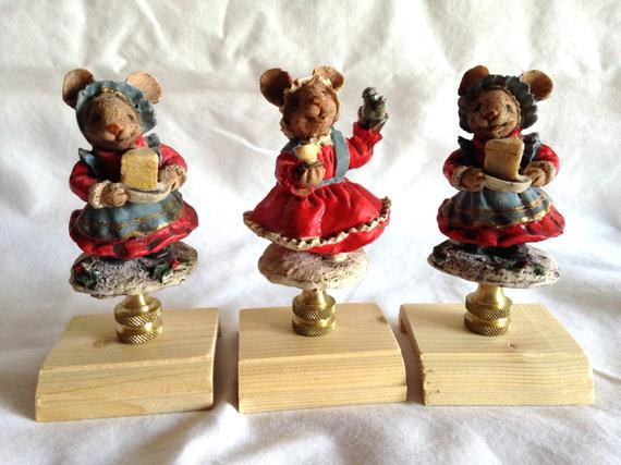 Christmas Lamp Finials
 Lot of 3 Adorable Christmas Mice with Cheese Lamp Finials
