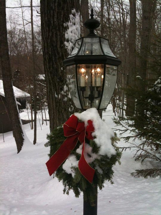 Christmas Lamp Post Decoration
 Pretty lamp post Holiday Decorations