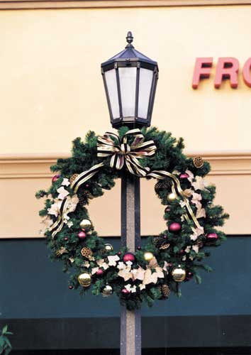 Christmas Lamp Post Decoration
 Giant Outdoor Christmas Wreaths Sprays and Greenery