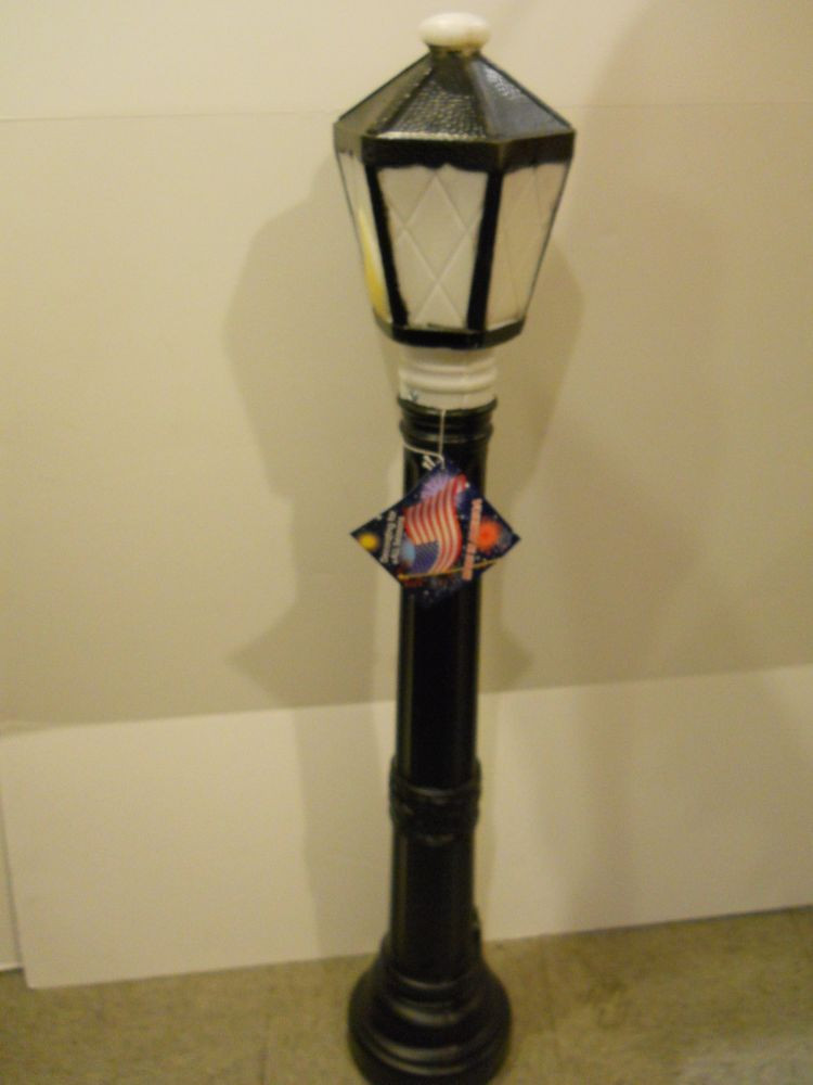 Christmas Lamp Post
 NEW CHRISTMAS BLOW MOLD STREET LAMP POST LANTERN LIGHT 39