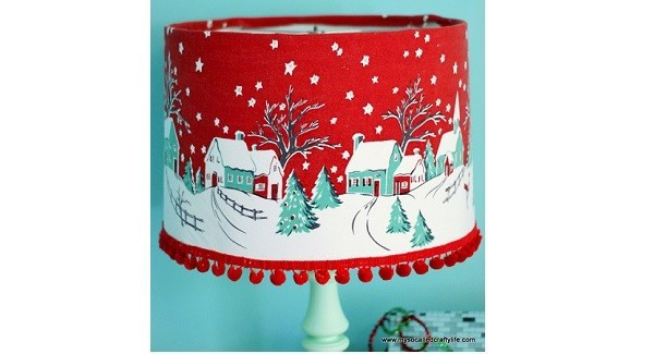 Christmas Lamp Shade
 Tutorial Vintage tablecloth Christmas lampshade – Sewing