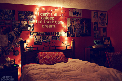 Christmas Light Bedroom Decor
 3 Simple Ways To Give Your Room A Tumblr Makeover