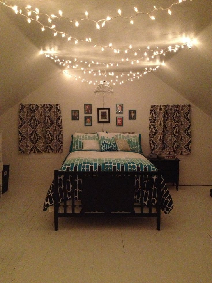 Christmas Light Bedroom Decor
 Best 25 Christmas lights bedroom ideas on Pinterest