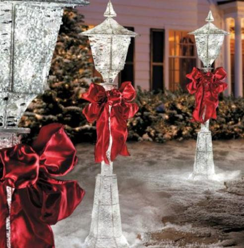 Christmas Lighted Lamp Post
 4 FOOT Lighted CHRISTMAS VICTORIAN LAMP POST WITH BOW
