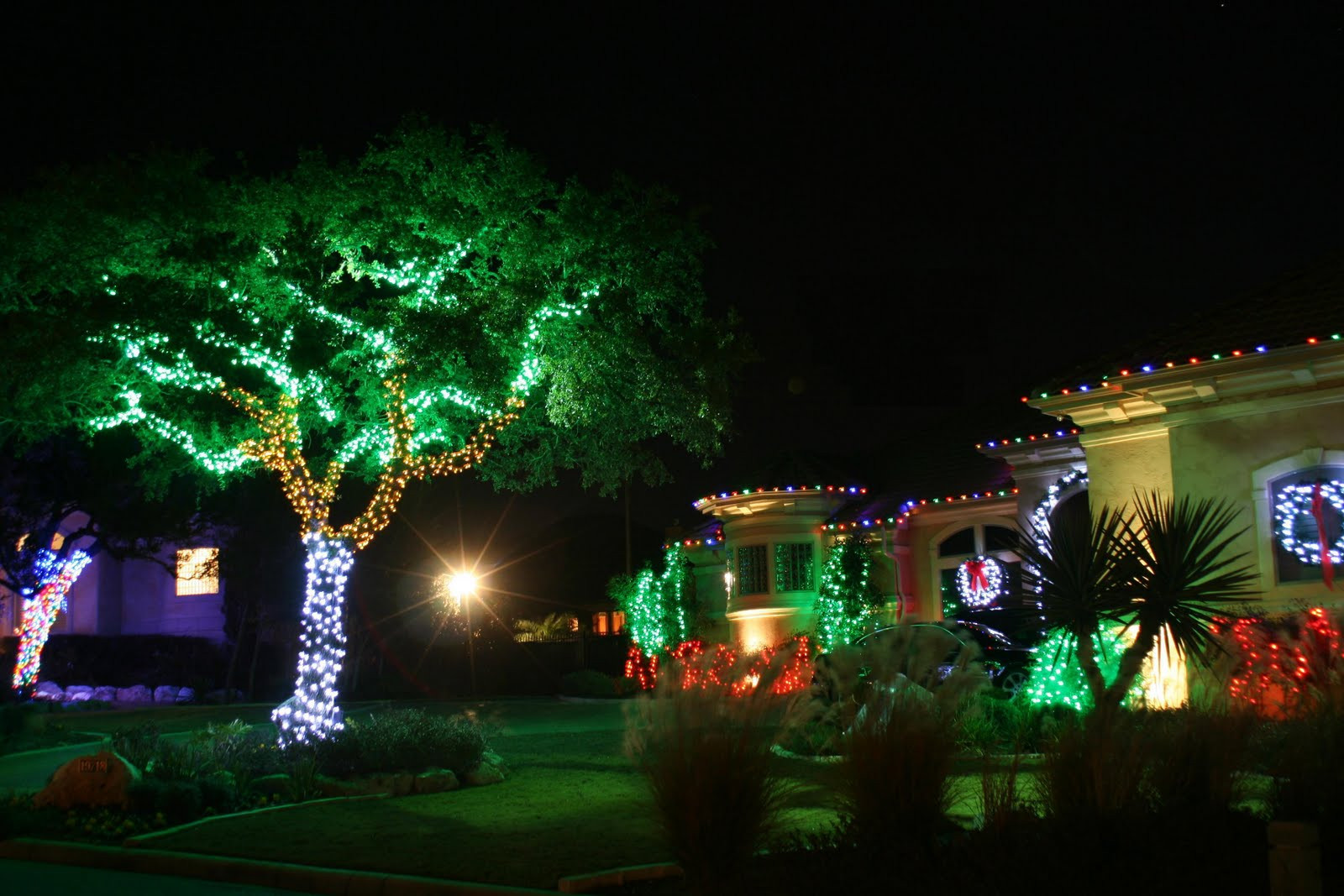 Christmas Lighting Decorating Ideas
 Fascinating Articles and Cool Stuff Christmas Outdoor