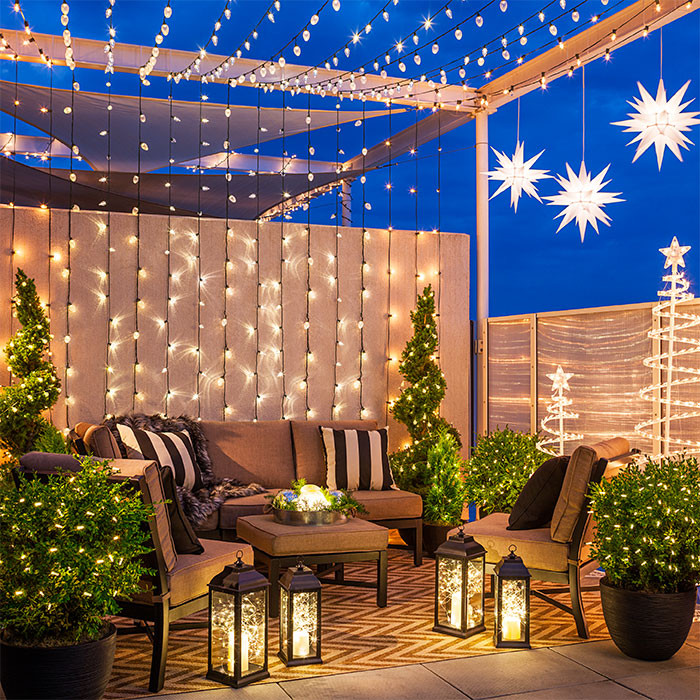 Christmas Lights For Balcony
 6 Christmas Lighting Ideas for a Porch Deck or Balcony