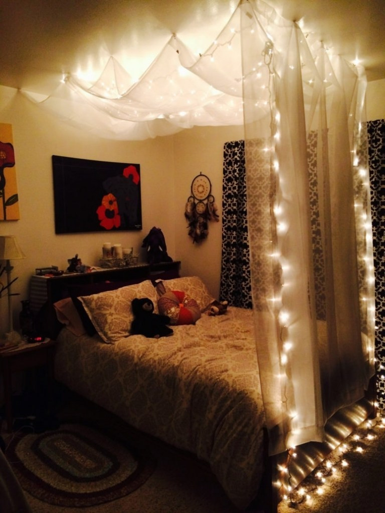 Christmas Lights In Bedroom Ideas
 christmas light bedroom decoration ideas for Home ⋆ YUGTEATR
