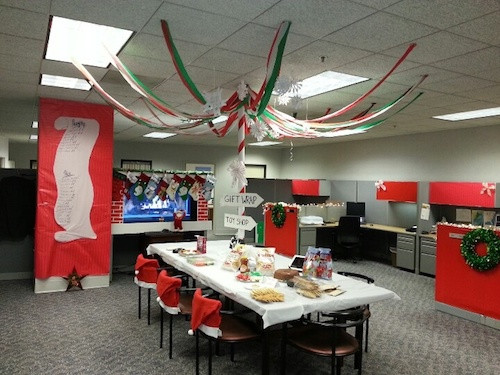 Christmas Office Party Ideas
 Holiday fice Decorating Ideas Get Smart WorkSpaces
