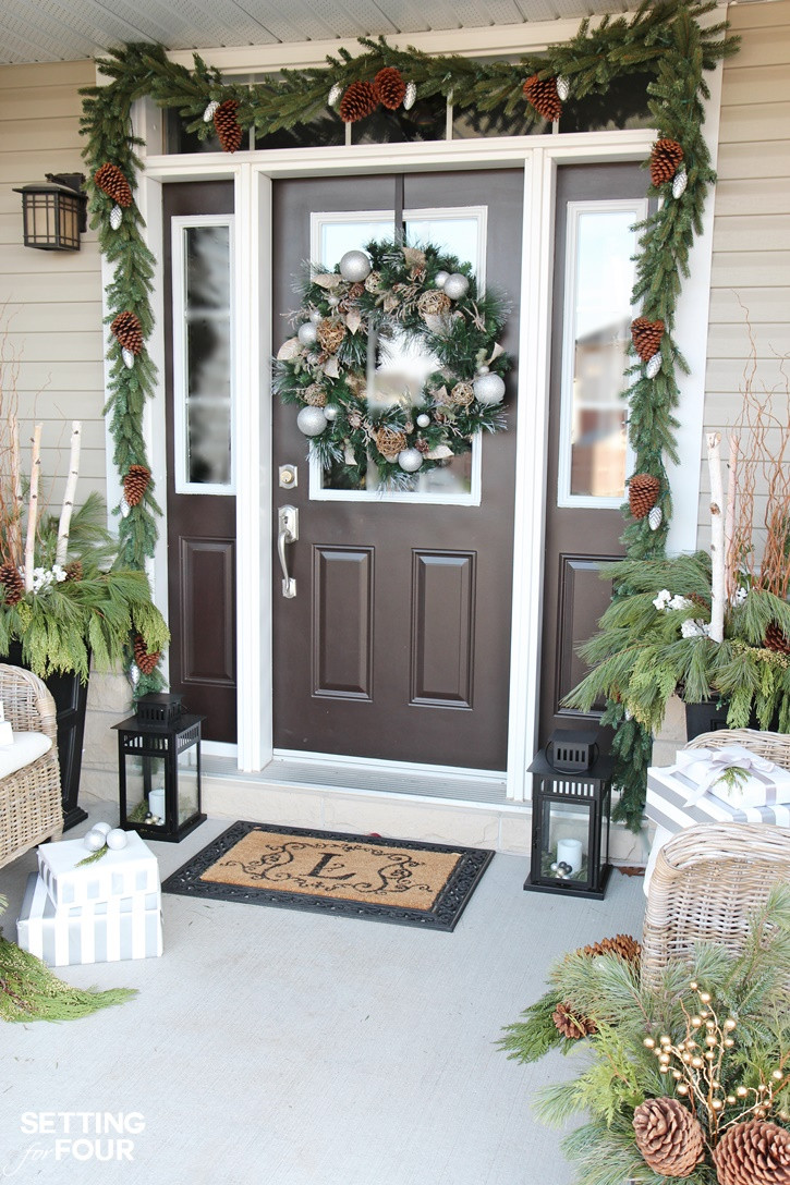 Christmas Outdoor Decorations Ideas
 Holiday Cheer Outdoor Christmas Decorations Setting for Four