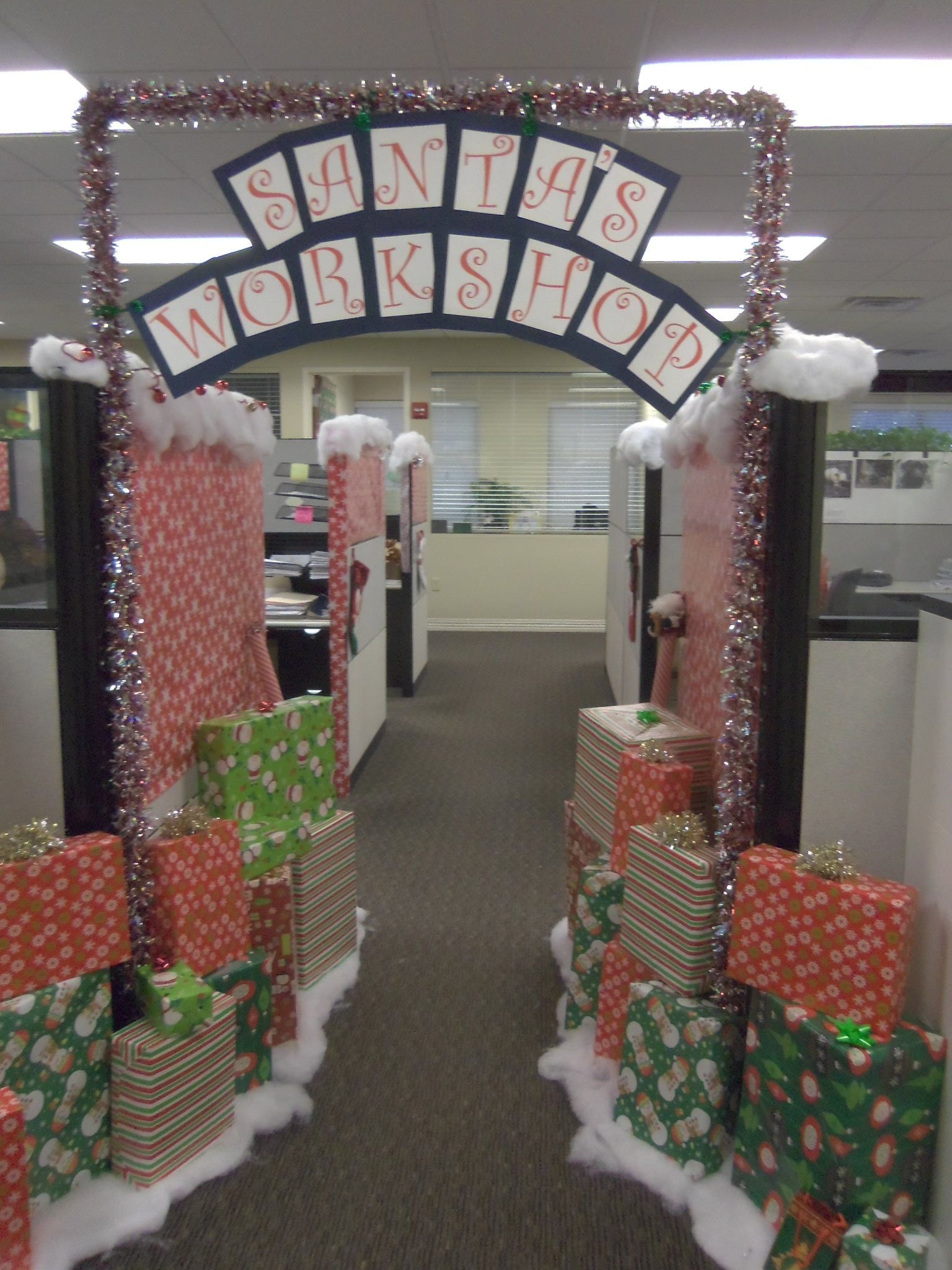 Christmas Party Ideas For Work
 Christmas decorations can boost morale at the office