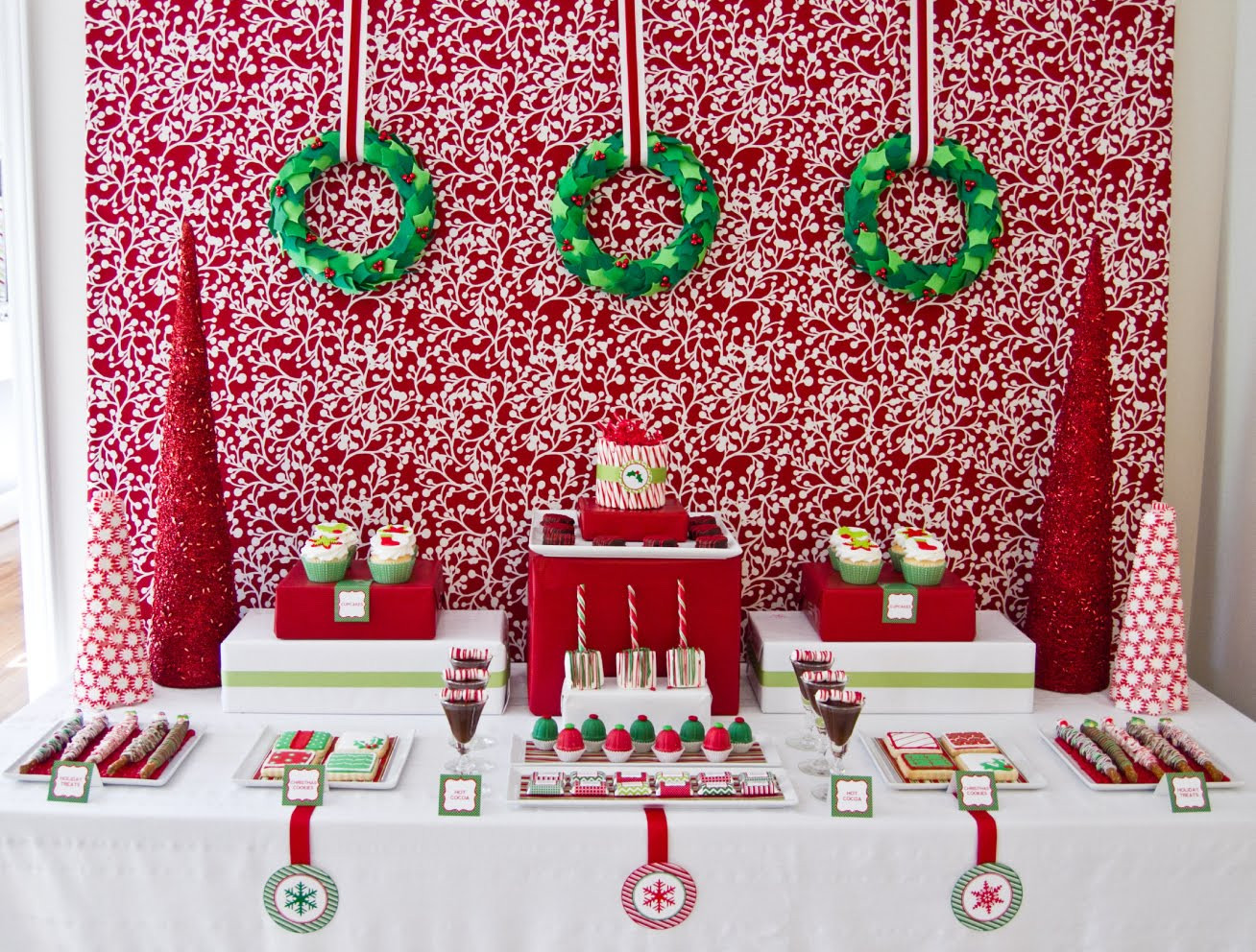 Christmas Party Ideas
 5 Christmas Table Decorations
