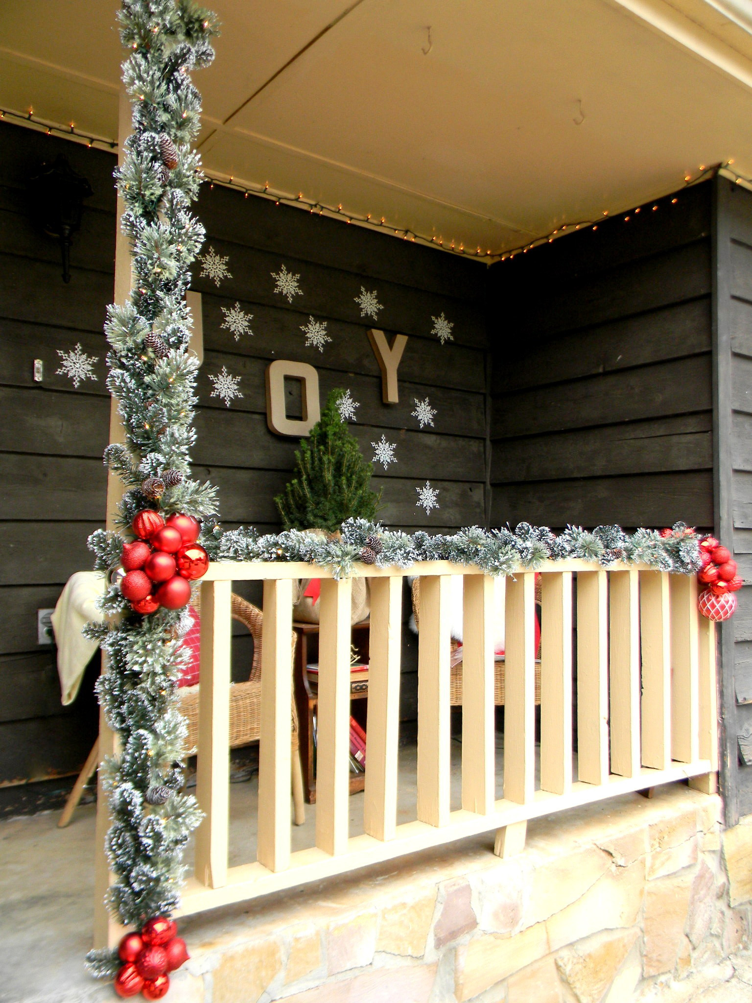 Christmas Porch Ideas
 40 Christmas Porch Decorations Ideas You Will Fall In Love