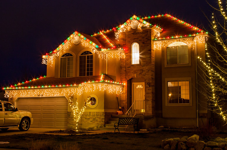 Christmas Rooftop Decorating Ideas
 Holiday Lighting Nichols Handyman Service