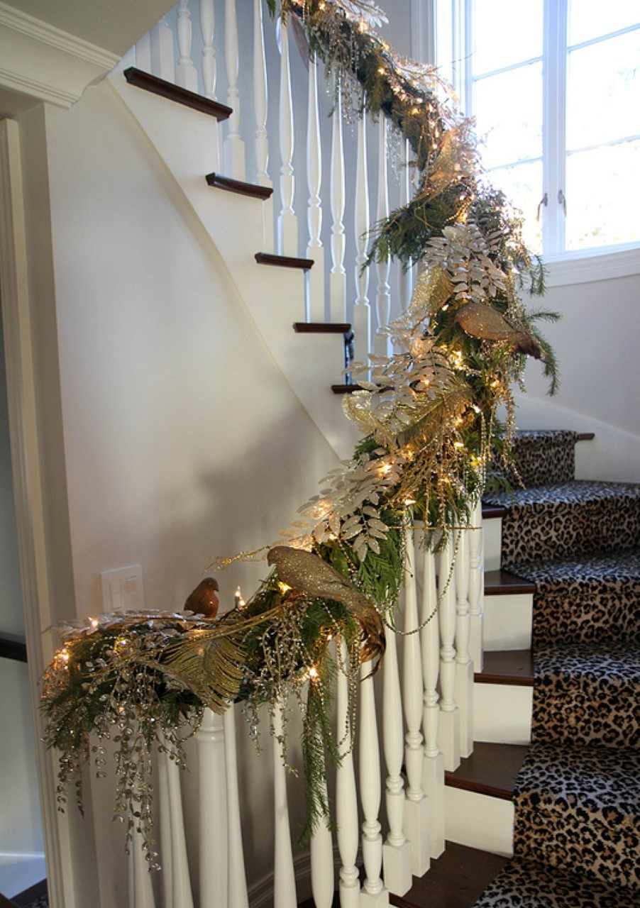 Christmas Staircase Decorating
 Christmas staircase ideas for decorating My Staircase
