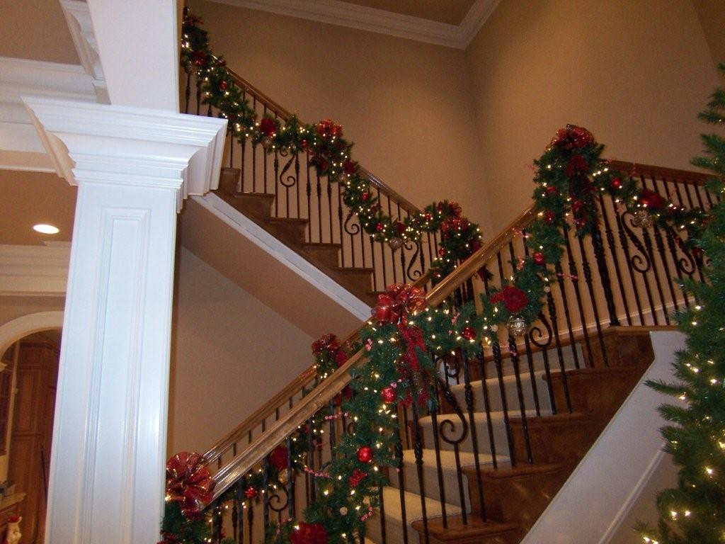 Christmas Staircase Decorating
 Christmas – Deck the Halls with Beautiful Garland