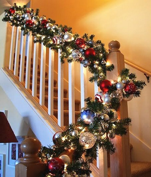 Christmas Staircase Decorating
 Christmas Staircase Decorating Ideas Pink Lover