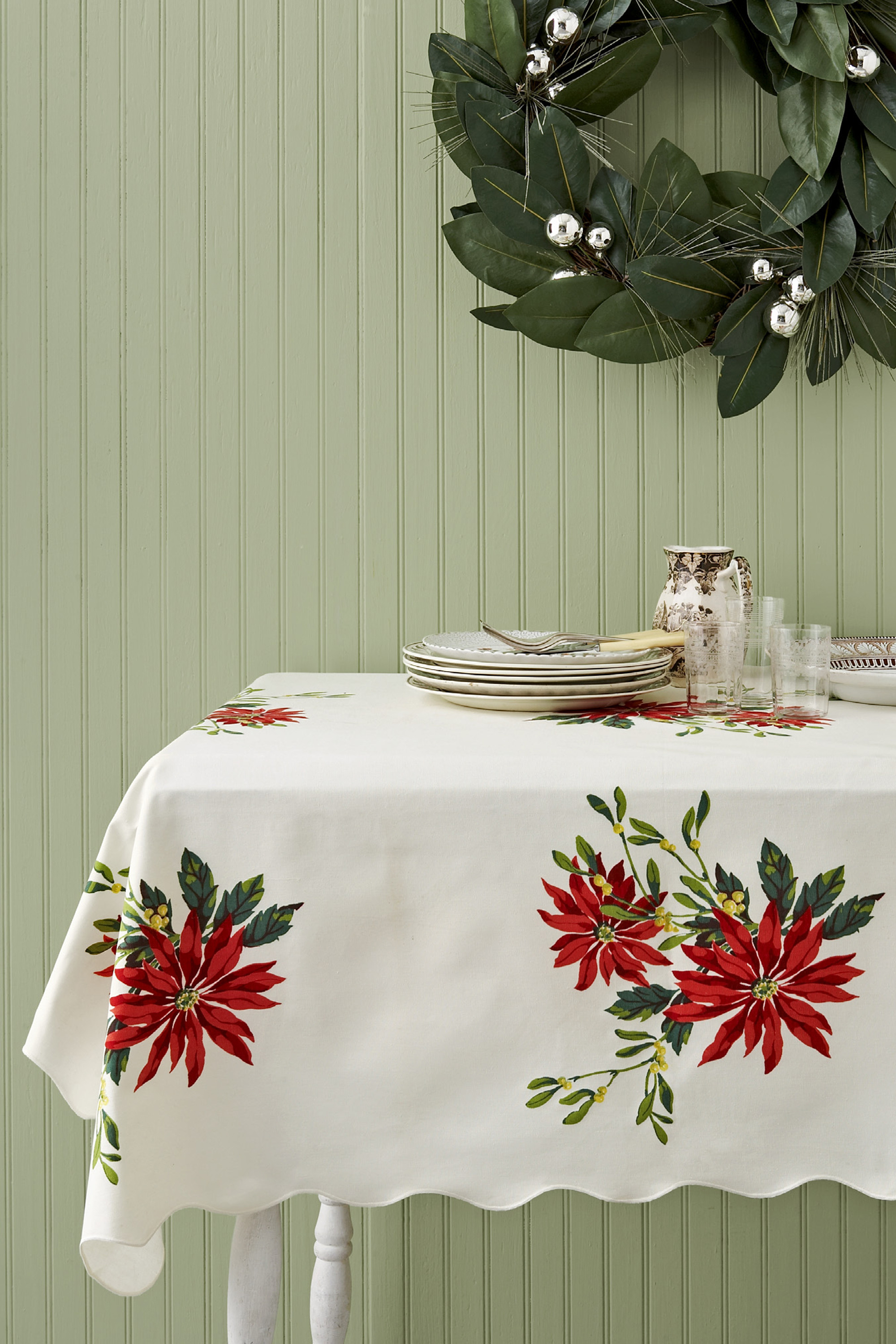 Christmas Table Cloths
 Vintage Christmas Tablecloths and Linens Collecting