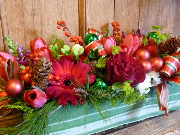 Christmas Table Flower Arrangements
 Christmas centerpieces – festive table decoration ideas