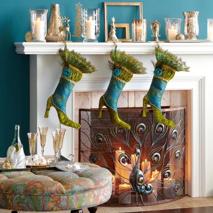 Christmas Themed Fireplace Screens
 Decorating with Birds for the Holiday Season