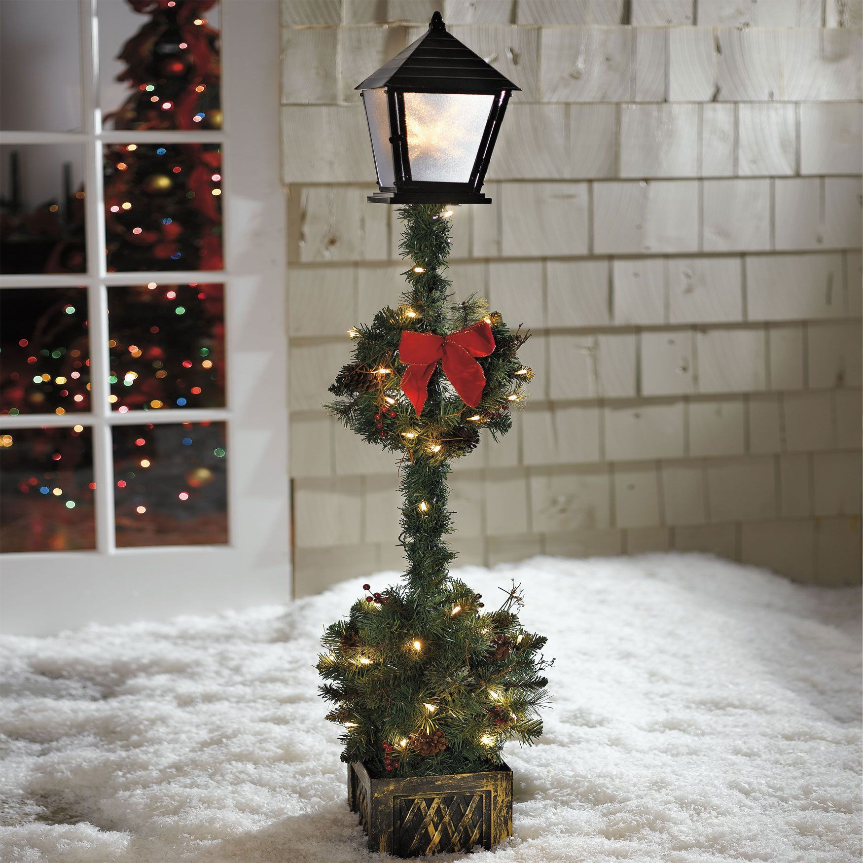 Christmas Topiary Outdoor
 Cordless 5 Lamp post Topiary