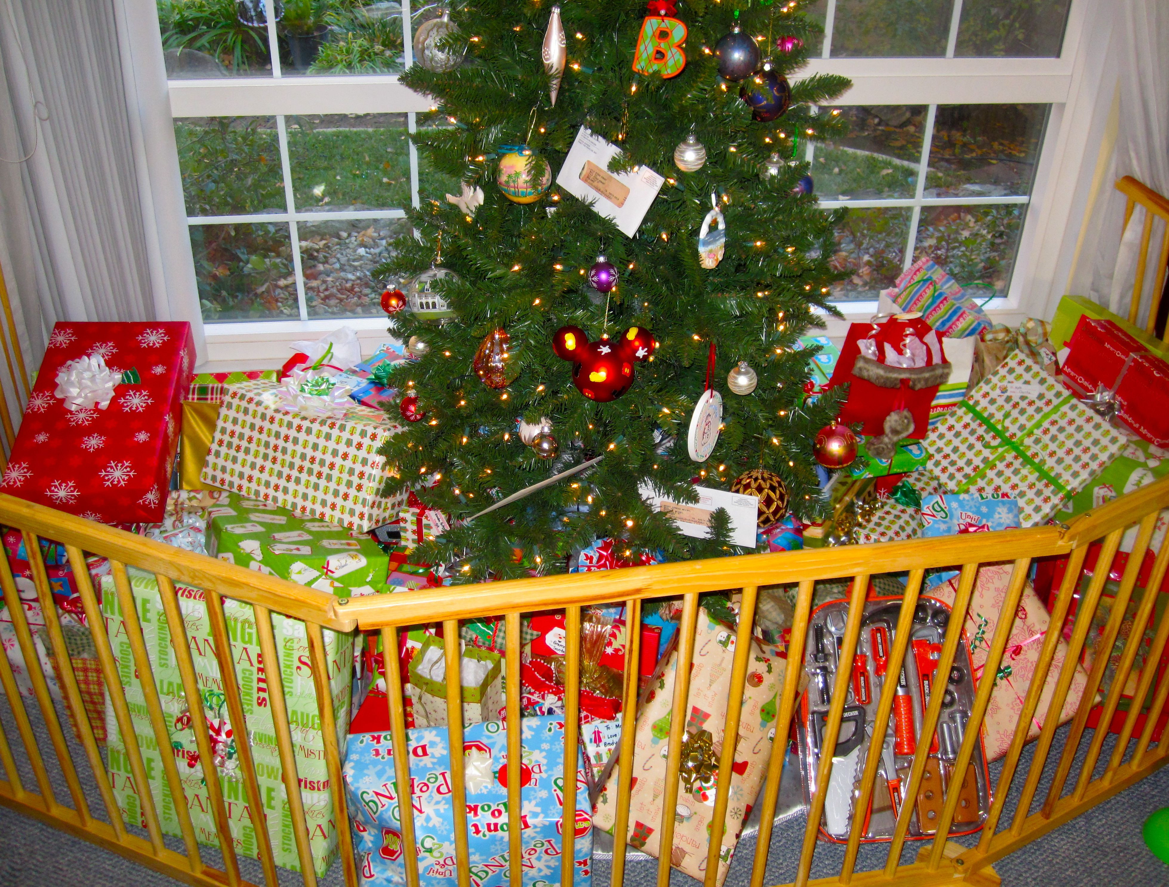Christmas Tree Baby Gate
 How to Toddler proof your Christmas Tree The Organised