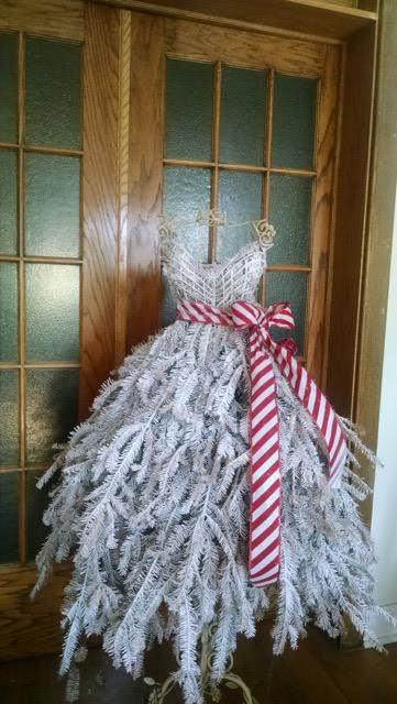 Christmas Tree Dress DIY
 DIY Tutorial Dress Form Christmas Tree on Wire Frame with